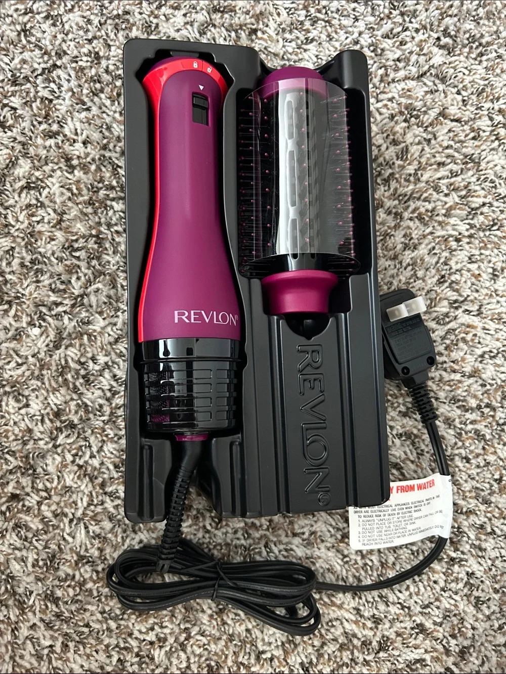 Revlon ONE-STEP VOLUMIZER PLUS.
